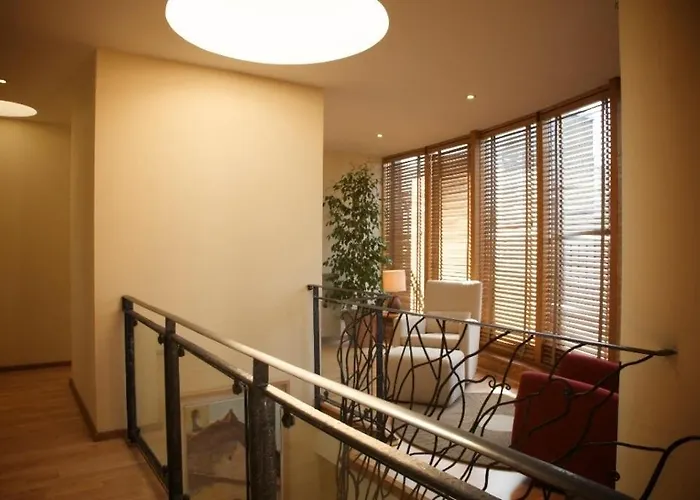 Molesworthcourt דירה *