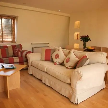 Molesworthcourt