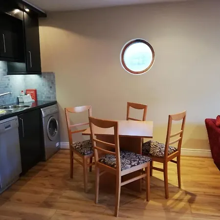 Molesworthcourt Lägenhet *